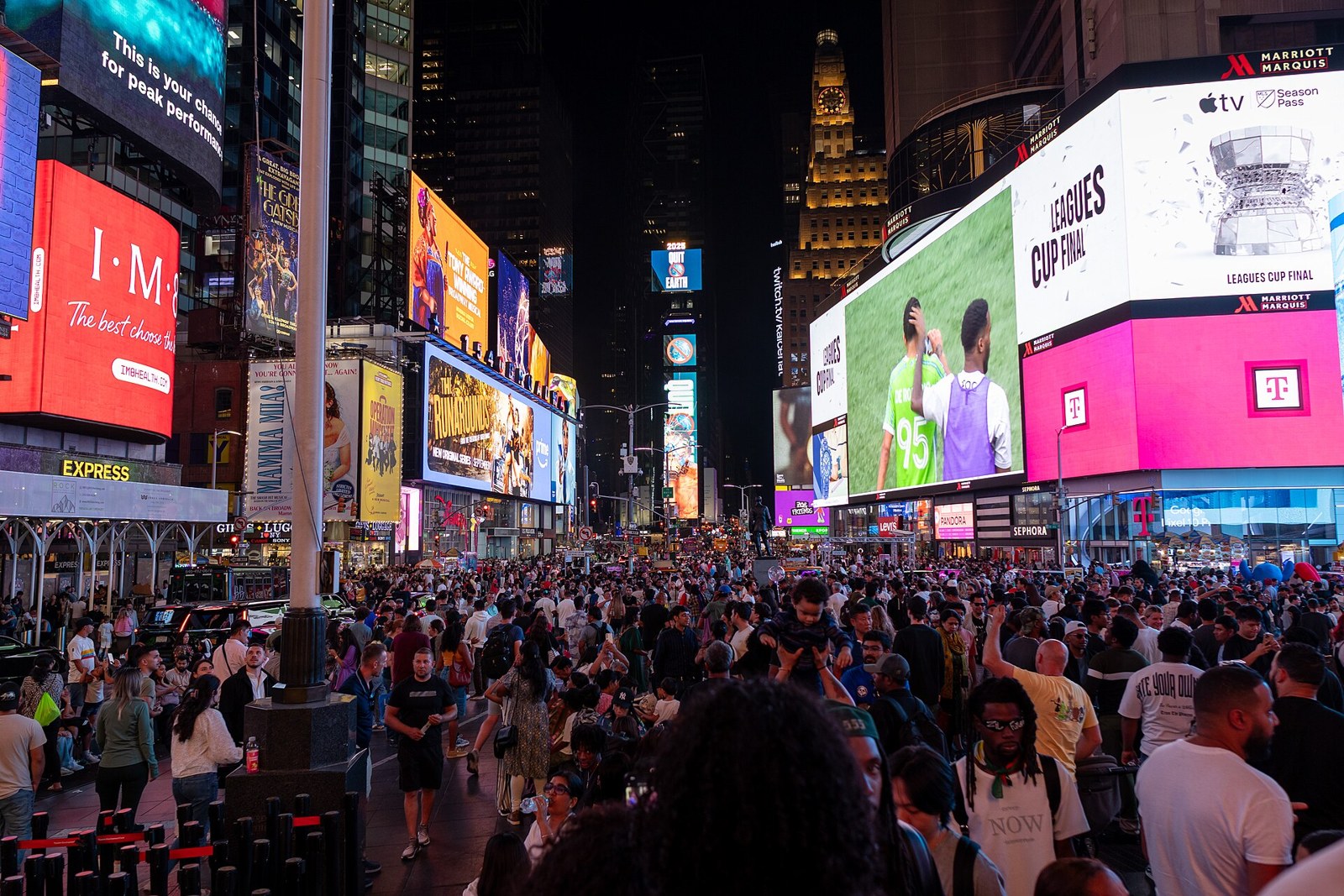Pantallas publicitarias en Times Square, Nueva York.