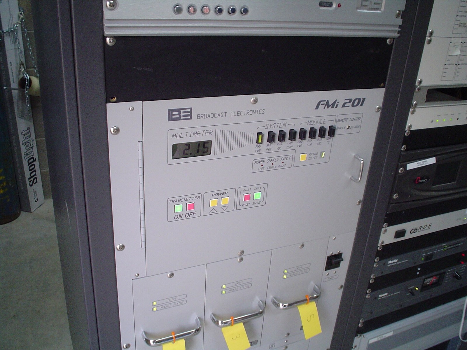 Transmisor de radio FM y HD Radio.