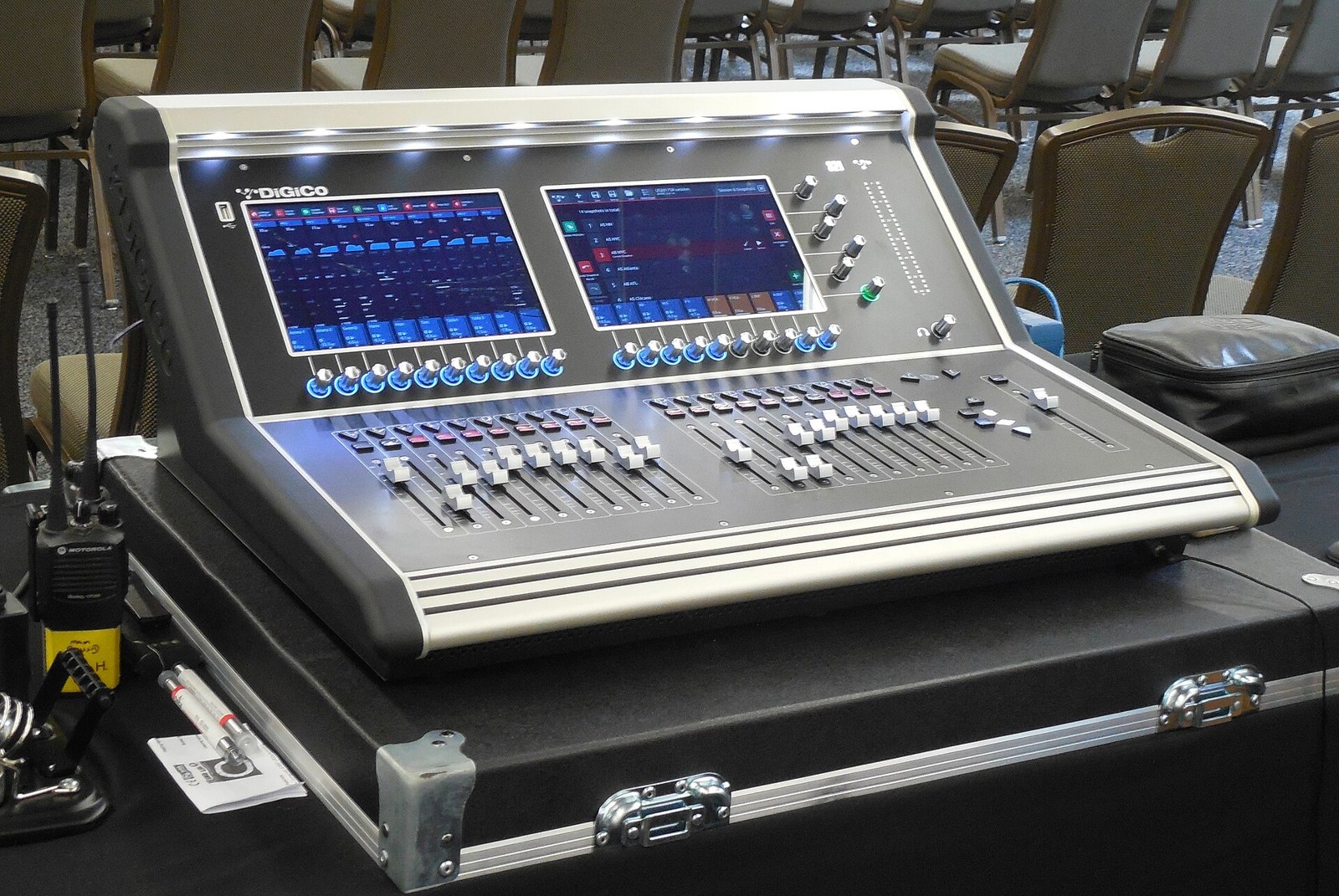 Consola digital de audio DiGiCo S21.