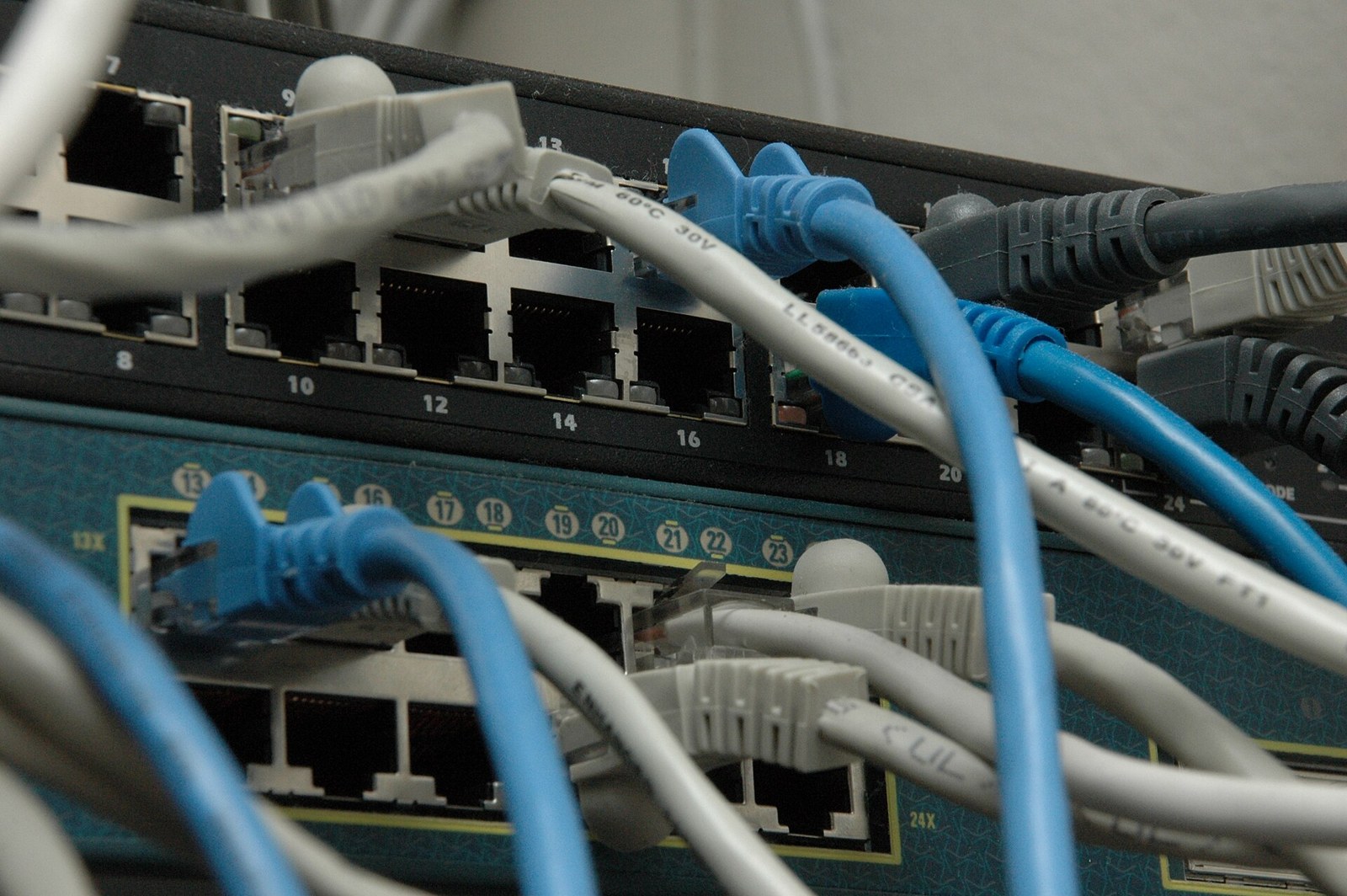 Conmutadores de red Ethernet.